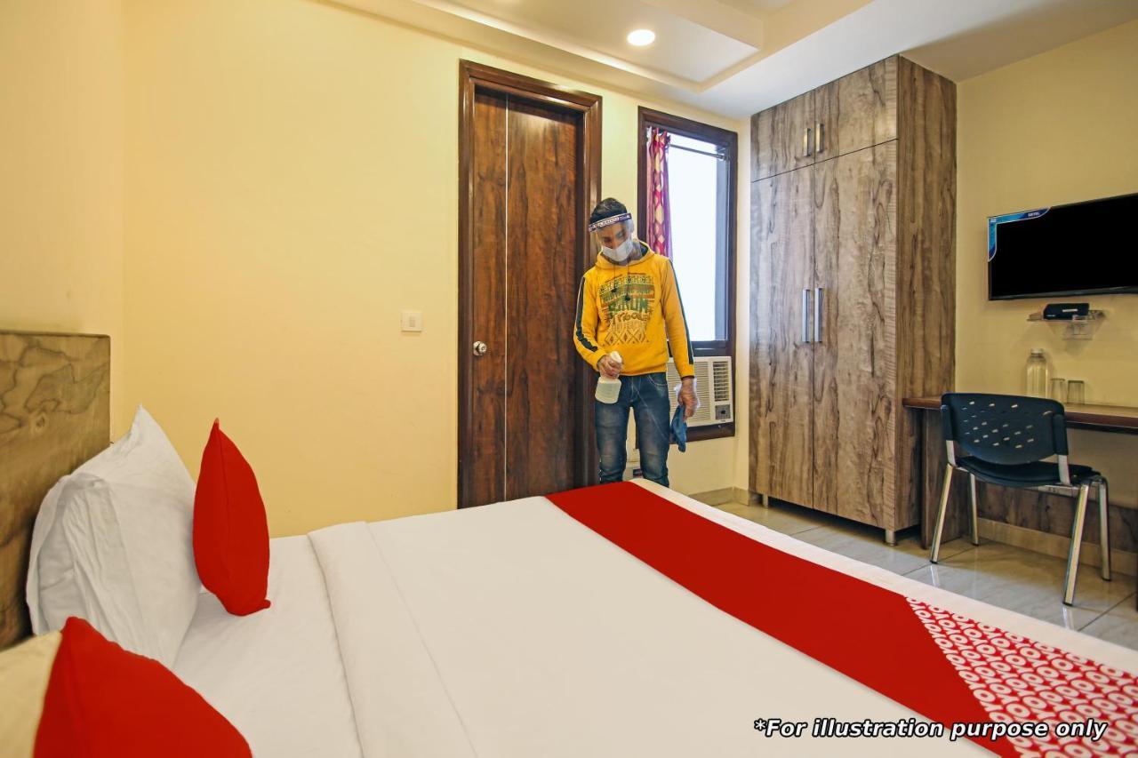 Oyo Flagship 81486 Hotel Mahalaxmi Guesthouse New Delhi Bagian luar foto