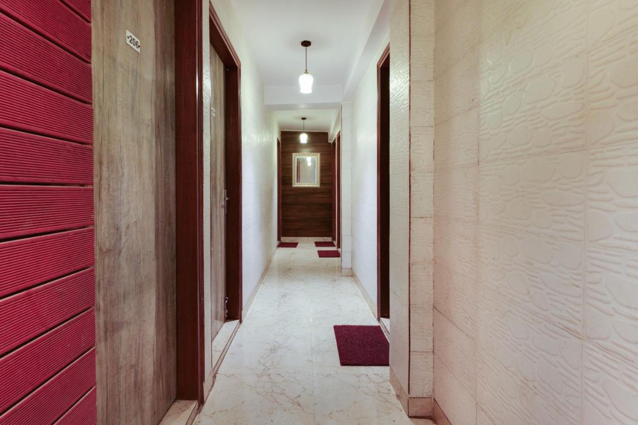 Oyo Flagship 81486 Hotel Mahalaxmi Guesthouse New Delhi Bagian luar foto